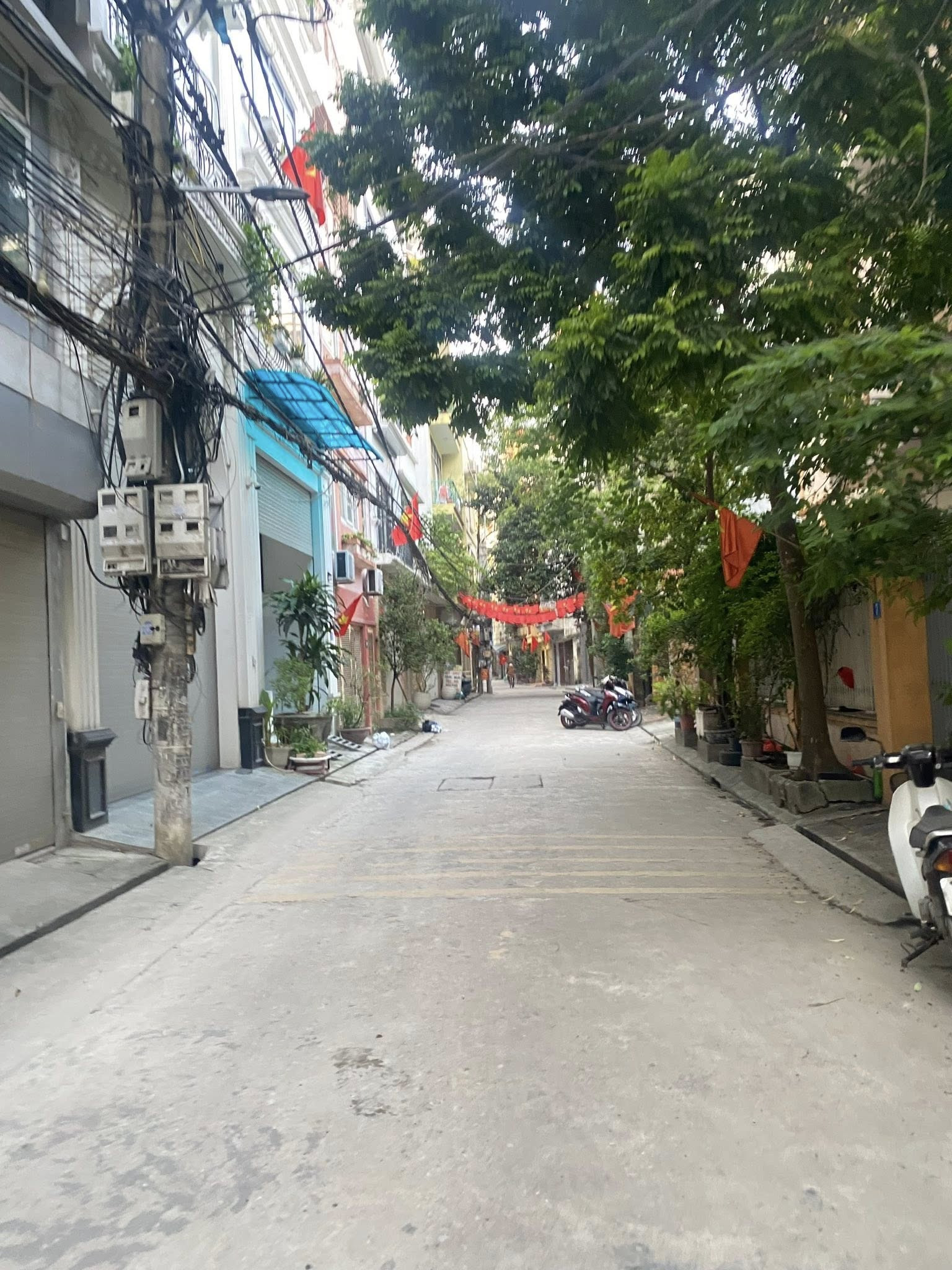BÁN NHÀ MẶT NGÕ Ô TÔ TRÁNH ĐƯỜNG TÂN MAI. 50M2 XÂY 8 TẦNG. THANG MÁY.