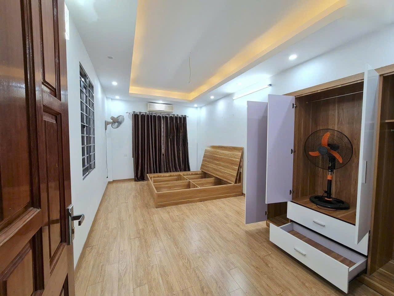 Cho Thuê Nhà Ngõ 147 Tân Mai - Hoàng Mai 30M² 4 Tầng 4 Ngủ - Giá Thuê 10,5tr