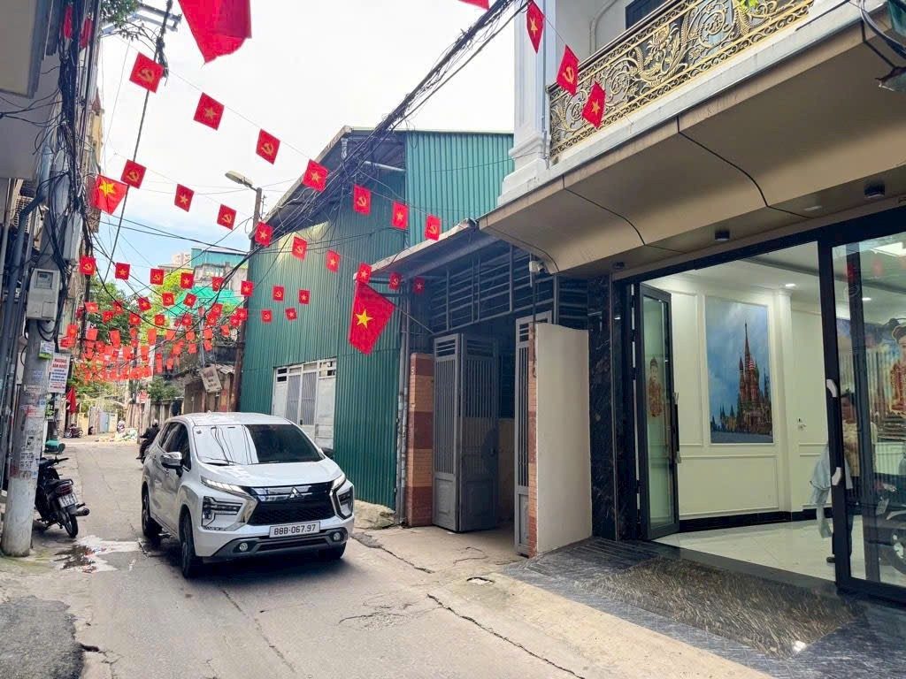 NHÀ ĐẸP Ở LUÔN HOÀNG MAI - 2 Ô TÔ VÀO GARA NGỦ