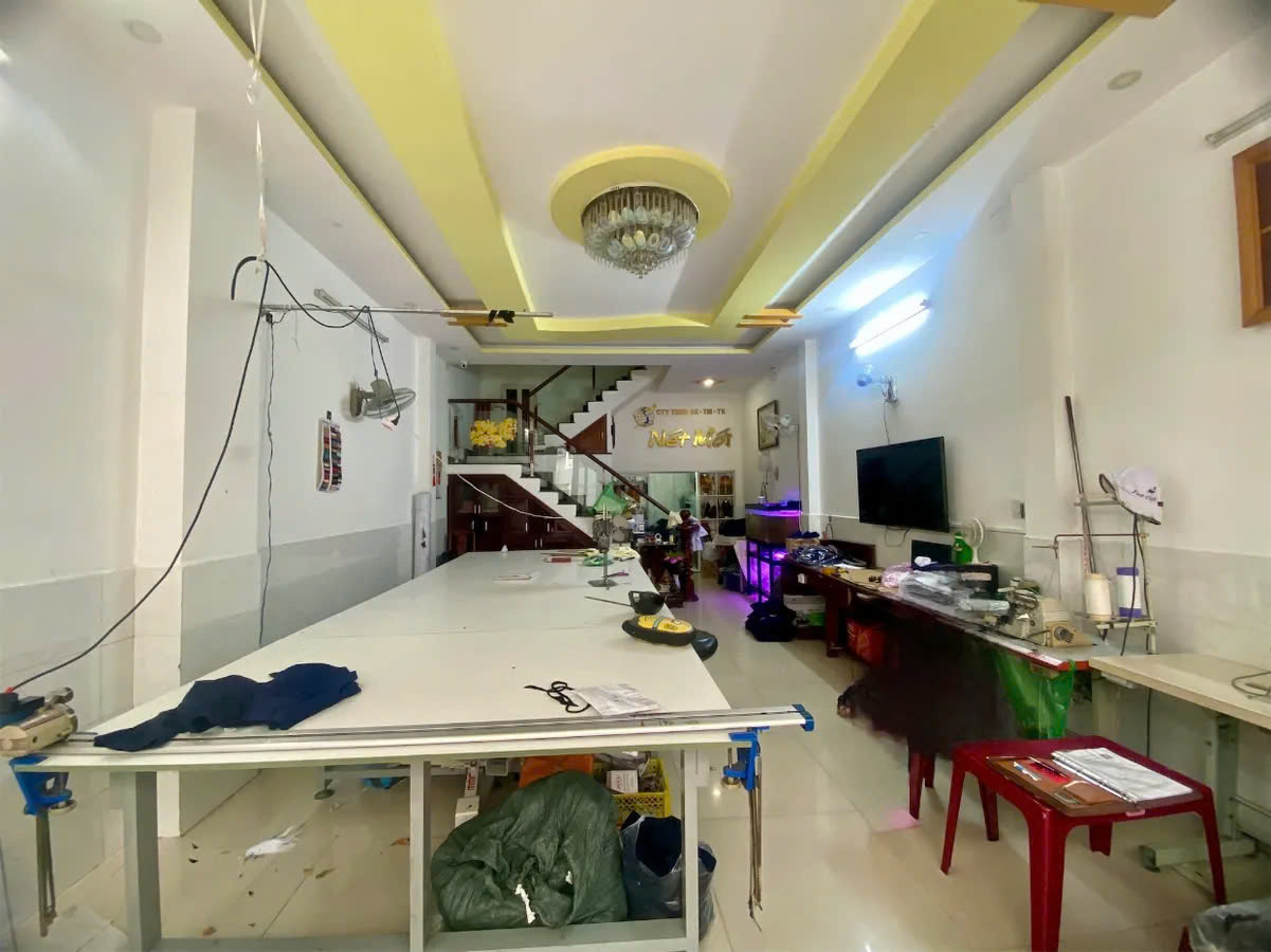 Hẻm 6m đường Tân Quý, 70m2, 5x14, 3 tầng, nhà kiên cố, 9.5 tỷ TL