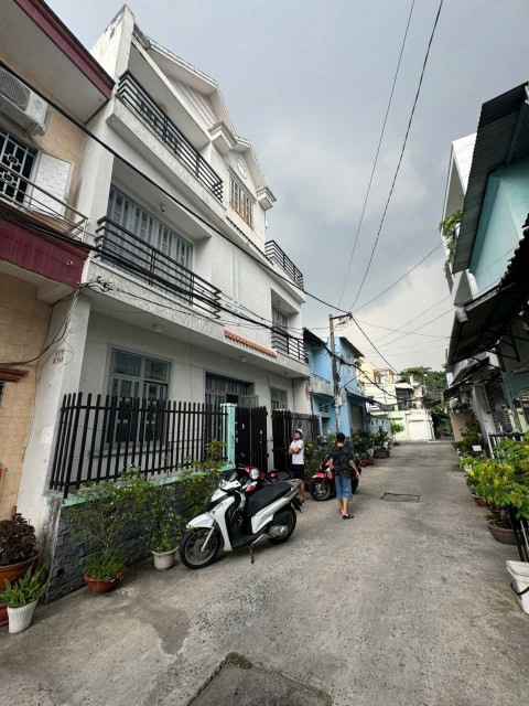 Bán nhà 3 tầng Tân Quý, 40m², ngang 9.3m, 4PN, hẻm 6m, gần Aeon – Giá 6.35 tỷ TL