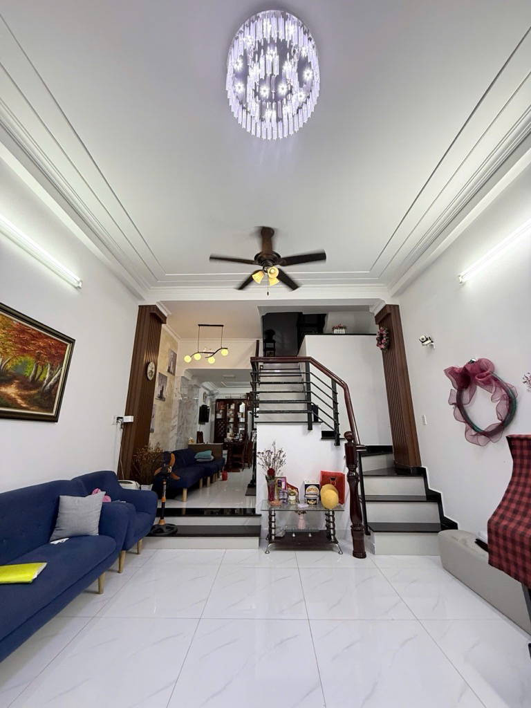 Nhà 3 tầng Tân Sơn Nhì – ô tô vào nhà, gần Gò Dầu, 55m² nở hậu, chỉ 6.6 tỷ TL