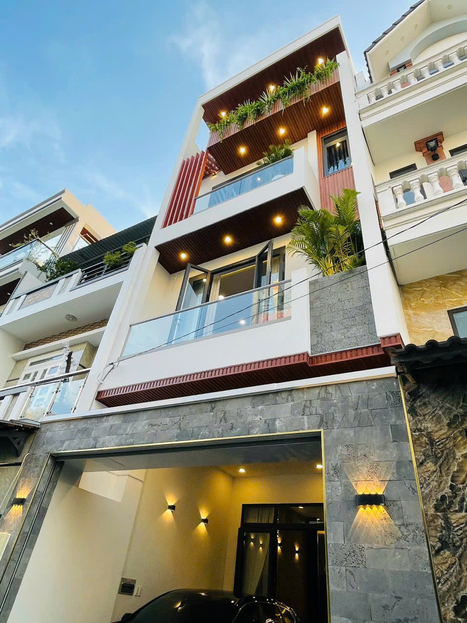 Siêu phẩm nhà 62,8m2 mặt tiền đường Tân Sơn, phường 12, Gò Vấp giá 3 tỷ 350 triệu, sẵn sổ hồng riêng