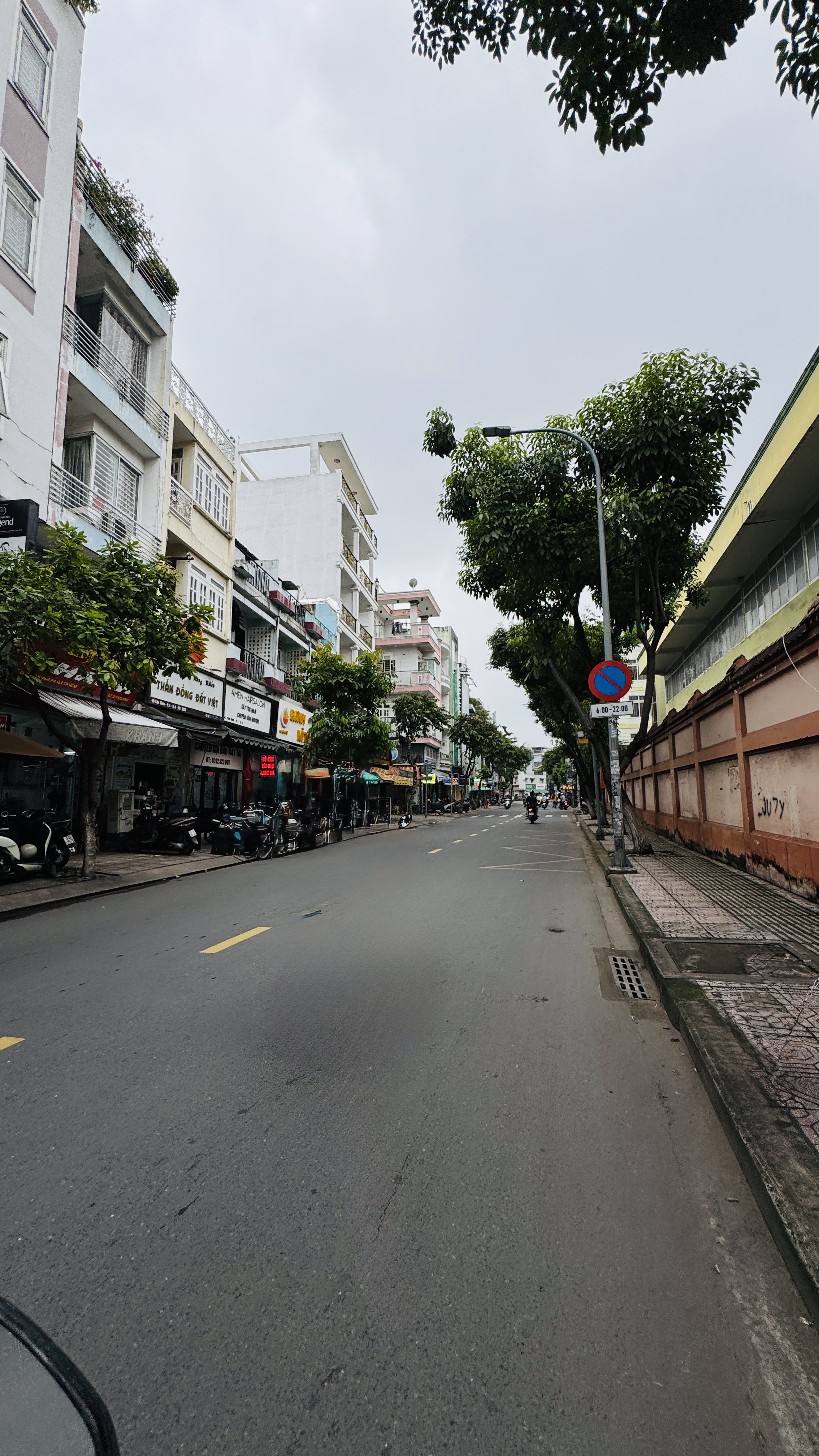 BÁN NHÀ 4 TẦNG MẶT TIỀN TÂN VĨNH QUẬN 4