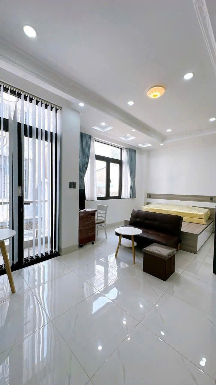 CẦN BÁN NHÀ MỚI 3 TẦNG - QUẬN 4 giá sập sàn chỉ 9 tỷ