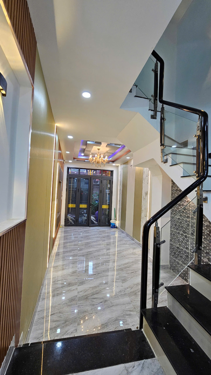 Mặt tiền đường số
Khánh Hội Tân Vĩnh 
Trung tâm Q 4  
CÓ 5 TỶ THU NHẬP 300 TRIỆU