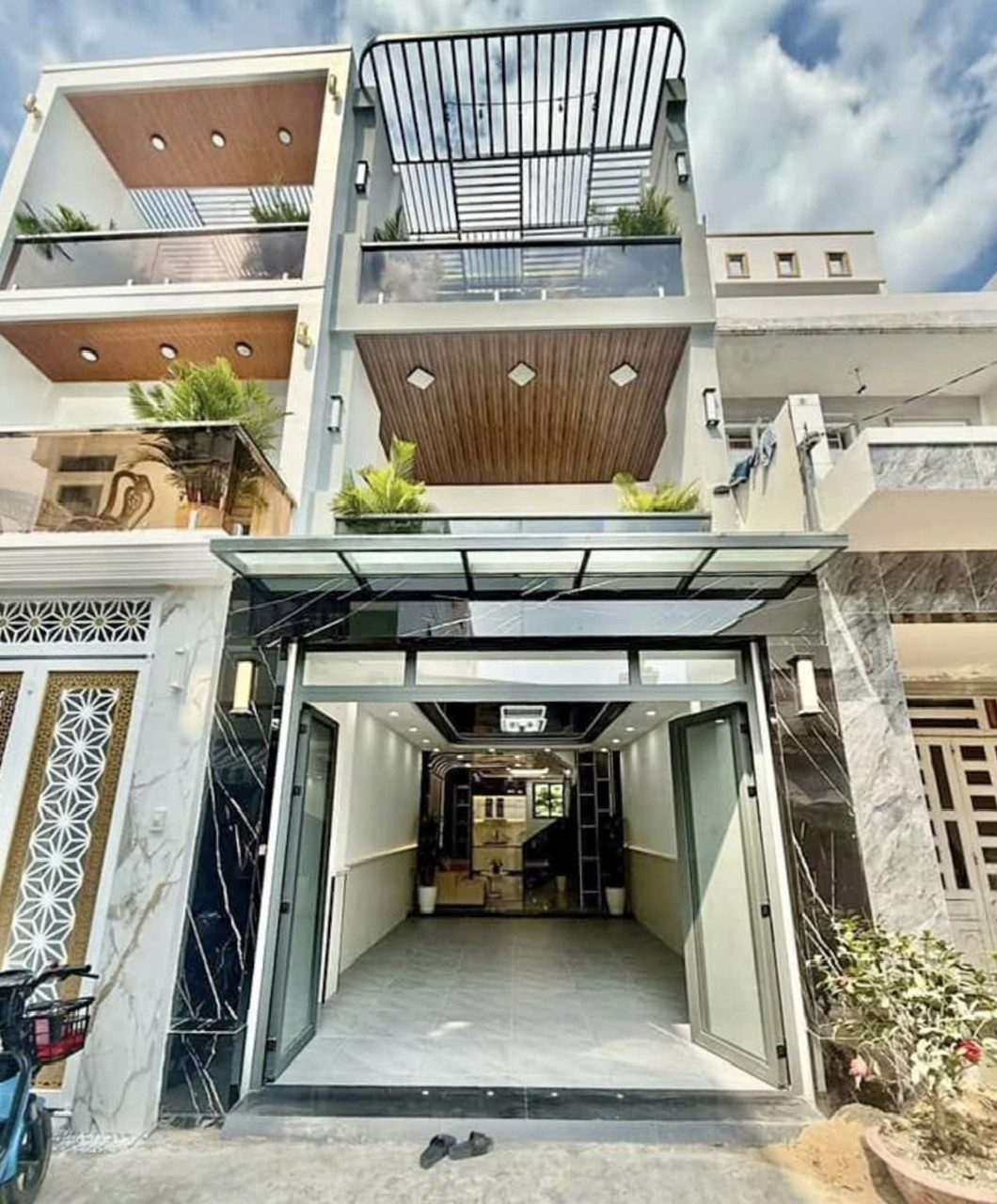 Nhà đẹp giá ngộp chỉ 1 căn tại Tân Vĩnh,Q4 giá 4 tỷ700/88m2. Có SHR sang tên công chứng trong ngày