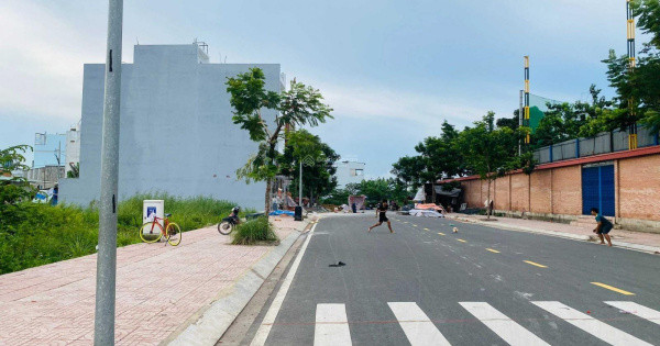 BÁN ĐẤT Ở - TÂY LÂN - BÌNH TÂN - 100M2 - ĐƯỜNG 12M - CHỈ 4.5 TỈ