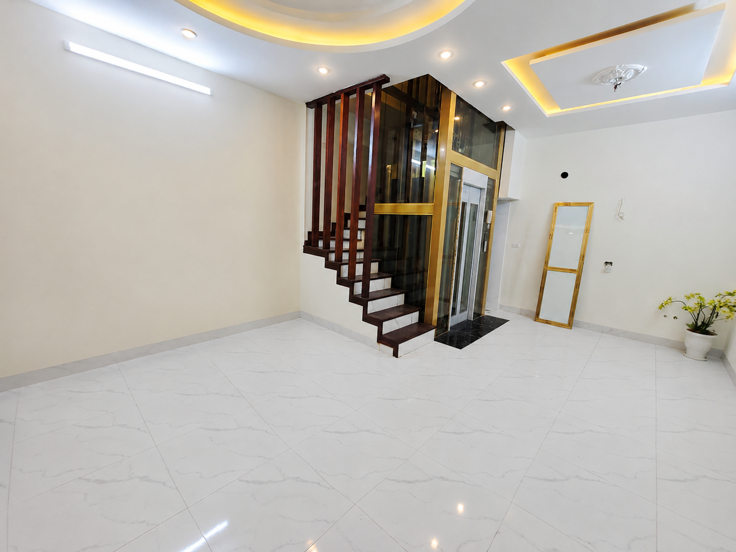 🔥 14 TỶ CÓ NGAY NHÀ 6 TẦNG THANG MÁY MỚI KÍNH KOONG NGAY NGÃ TƯ SỞ 🔥