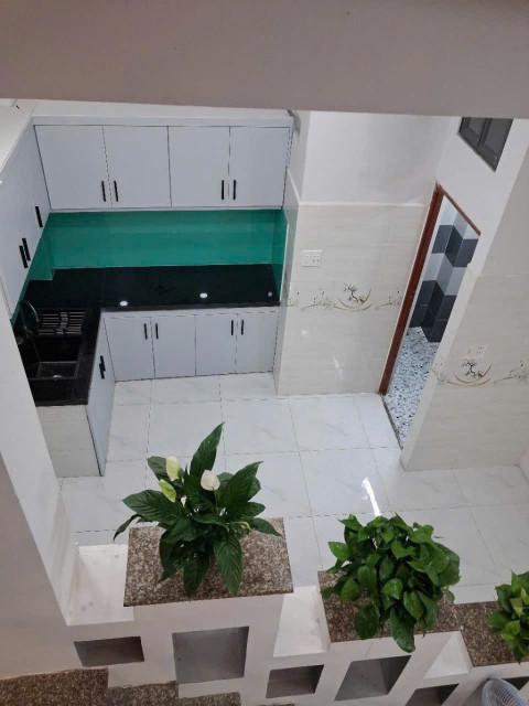 Bán nhà đẹp sát Mặt tiền Tây Sơn , 40m2 , 3 tầng BTCT , chỉ hơn 4 tỷ.