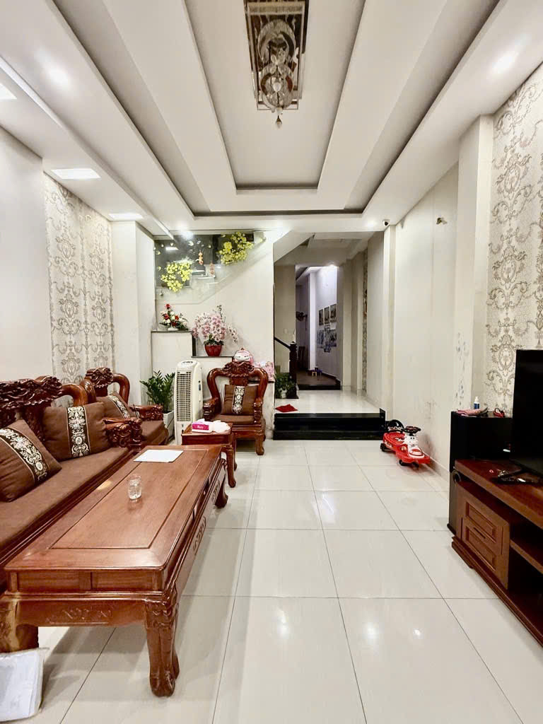 Sơn Kỳ Aeon Tân Phú - DT: 90m2 (5mx18m) - HXH - Đúc 2 Lầu 5PN Nhỉnh 8 Tỷ TL Mạnh