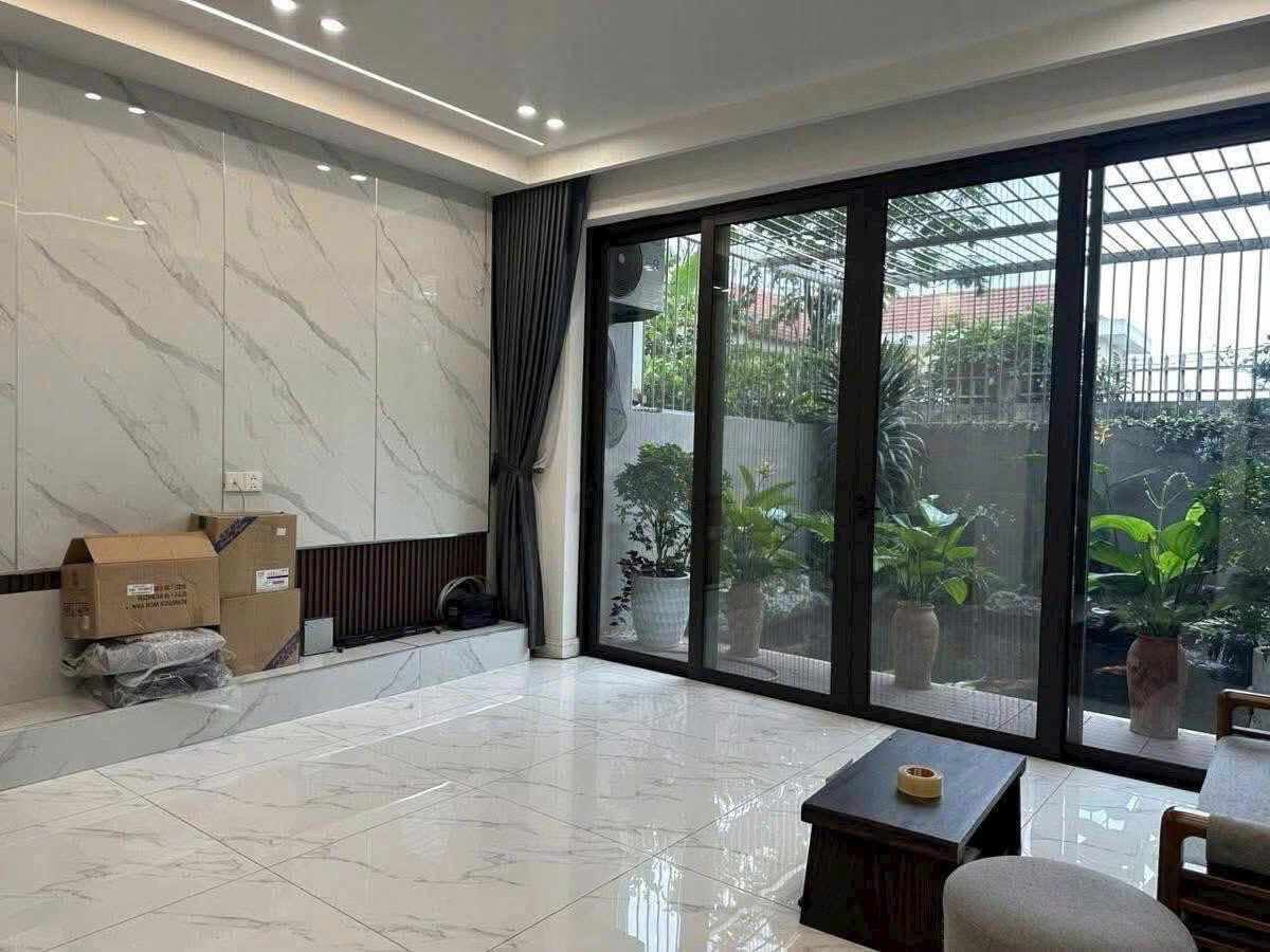 DÂN XÂY PHỐ TƯ ĐÌNH 120m,6 tầng,thang máy,2 thoáng,ngõ thông,gara,full nội thất,giá 19 tỷ(thương lượng)