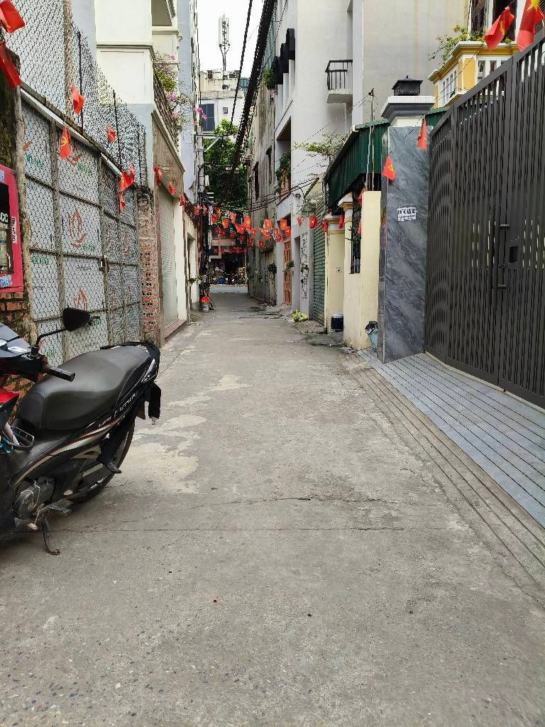 Bán Nhà Thạch Bàn, Long Biên 33m2, 5T giá 7,48 tỷ (Ô tô đỗ gần, ngõ thuận tiện)