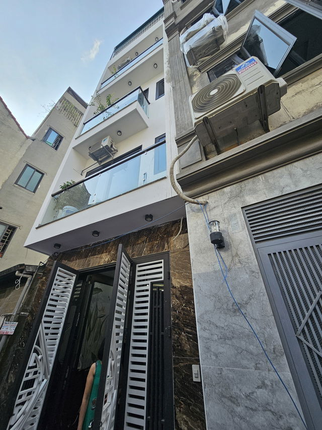 BÁN NHÀ RIÊNG PHỐ Ngọc Trì-Long Biên  35m2,X 5 Tầng,MT 3.6M, 5.8 tỷ.