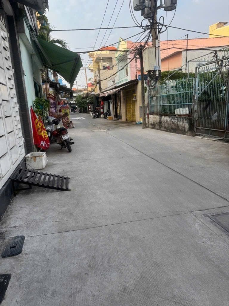 Hẻm 6m - Thạch Lam Tân Phú - DT: 60m2 (4mx15m) - Đúc 2 Lầu 4PN Nhỉnh 7 Tỷ TL Mạnh