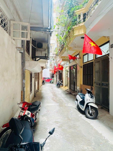 Bán nhà ngõ 3 Thái Hà 45m MT 4m vị trí đẹp giá 14.5 tỷ SĐCC