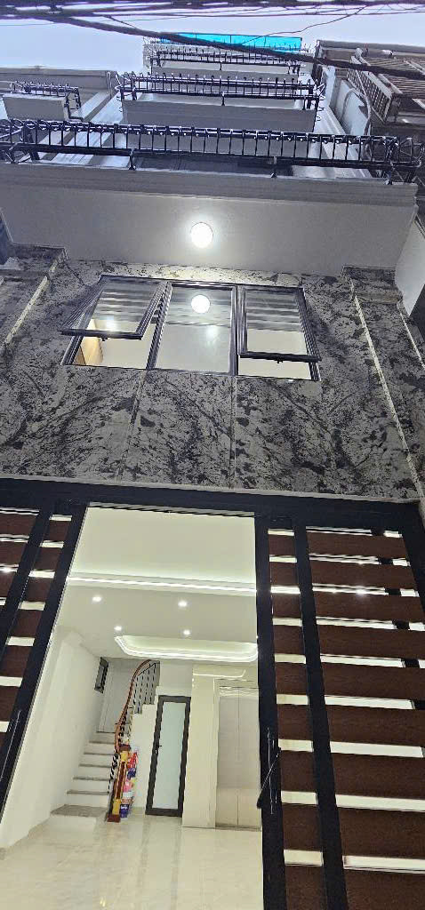Bán nhà mới Thái Hà - cách mặt phố chỉ 3 nhà - 6 tầng thang máy - 18.6 tỷ