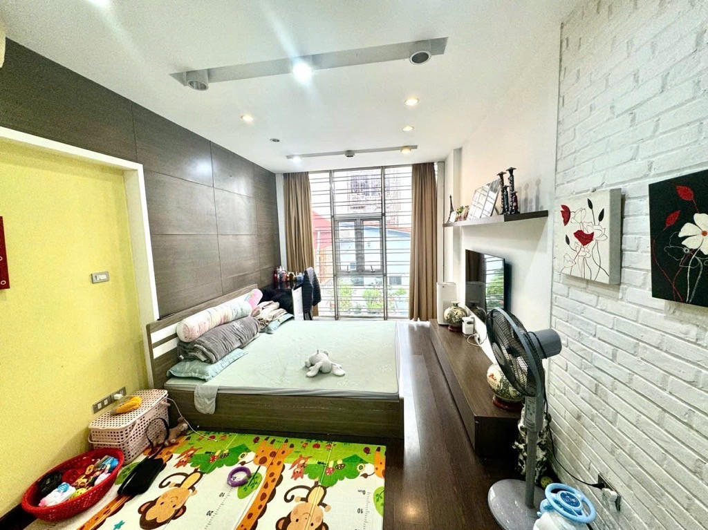 PHÂN LÔ THÁI HÀ – Ô TÔ VÀO NHÀ – 6 TẦNG THANG MÁY – KINH DOANH VĂN PHÒNG
