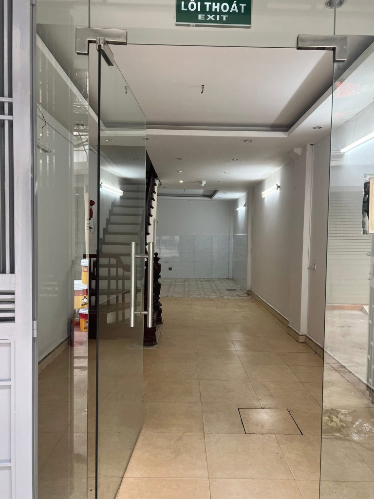 Cho thuê nhà ngõ ô tô Thái Hà, 3 tầng x 43m2, 3PN, 3 WC, 13.5 Triệu Spa, Nail, KD sạch, VP