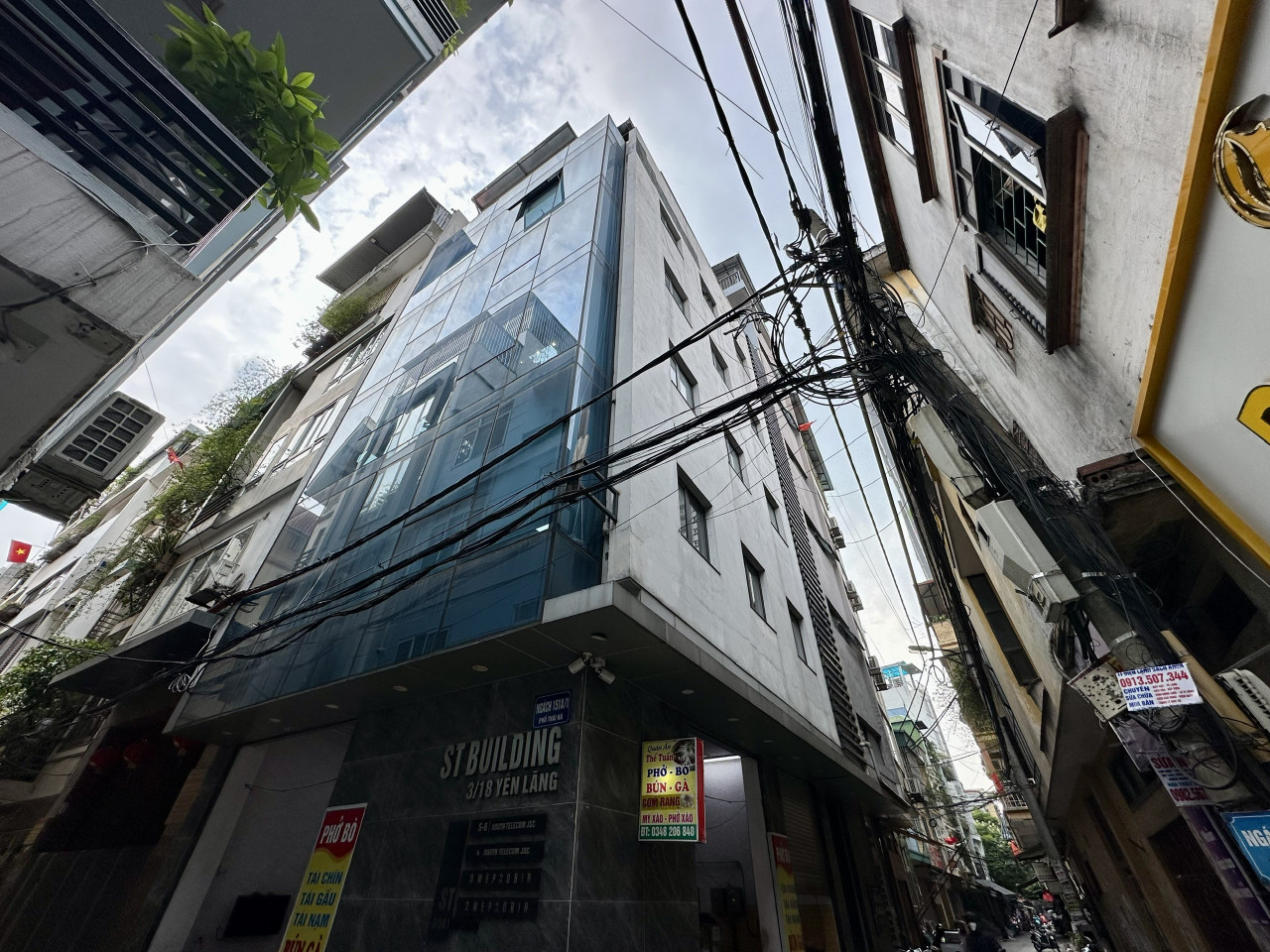 (Tin thật 100%) Bán tòa VP lô góc 105m2 x 8T tại Thái Hà - Đường ô tô tránh - Dòng tiền 1,3 tỷ/năm