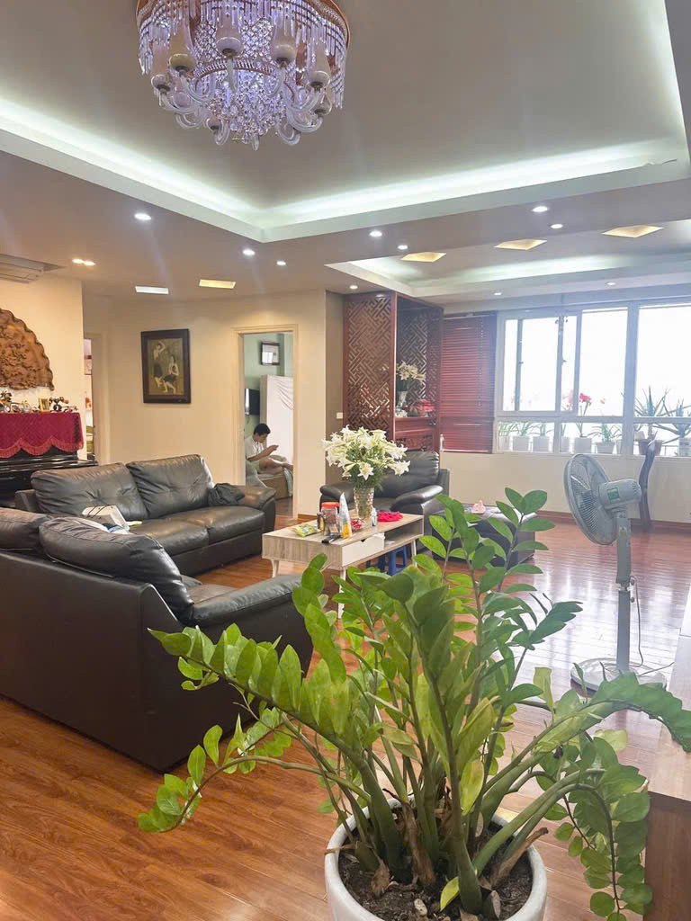 HÀNG HIẾM PHỐ THÁI HÀ, 2 MẶT NGÕ Ô TÔ TRÁNH, DT RỘNG, VỪA Ở VỪA KINH DOANH, NHỈNH 15 TỶ 0901753139