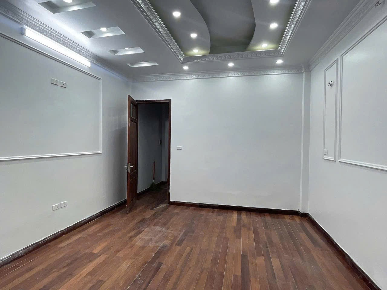 Bán nhà Thái Hà (Đống Đa) 44/48mT2, 5 tầng, mt 4m, giá 20.8 tỷ