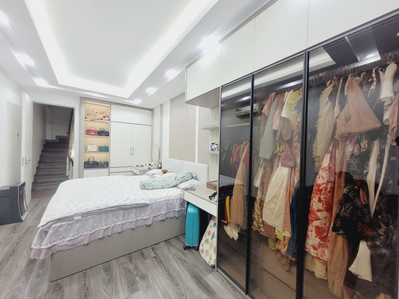 Bán nhà Thái Hà - Đặng Tiến Đông 34/38m, 5 tầng, mt 3.3m, giá 15.5 Tỷ