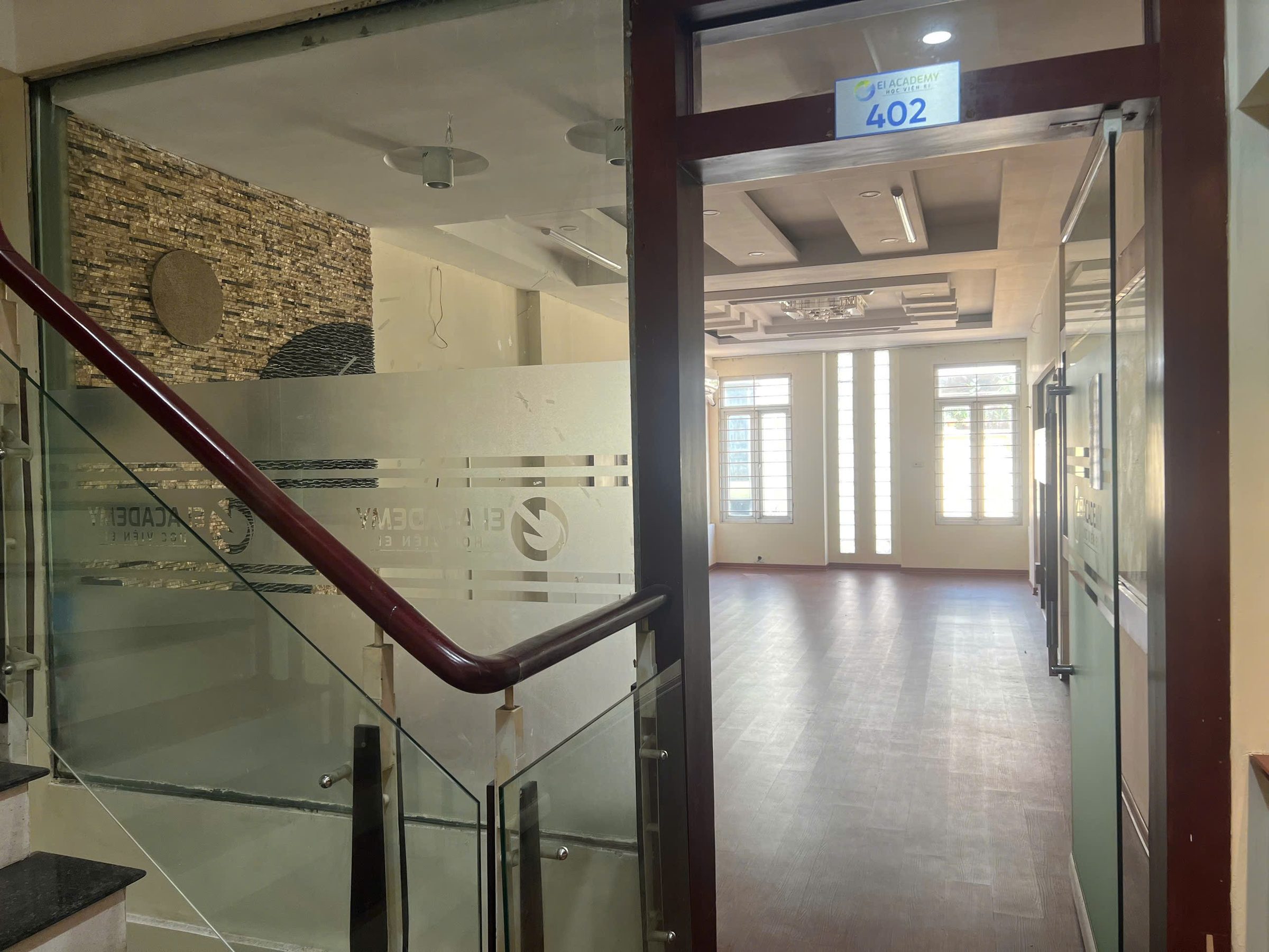Cho Thuê Nhà Thái Hà 103M² 7 Tầng Thang Máy  12 Ngủ - Nội Thất CB - Kinh Doanh Đa Dạng - Giá Thuê 70tr