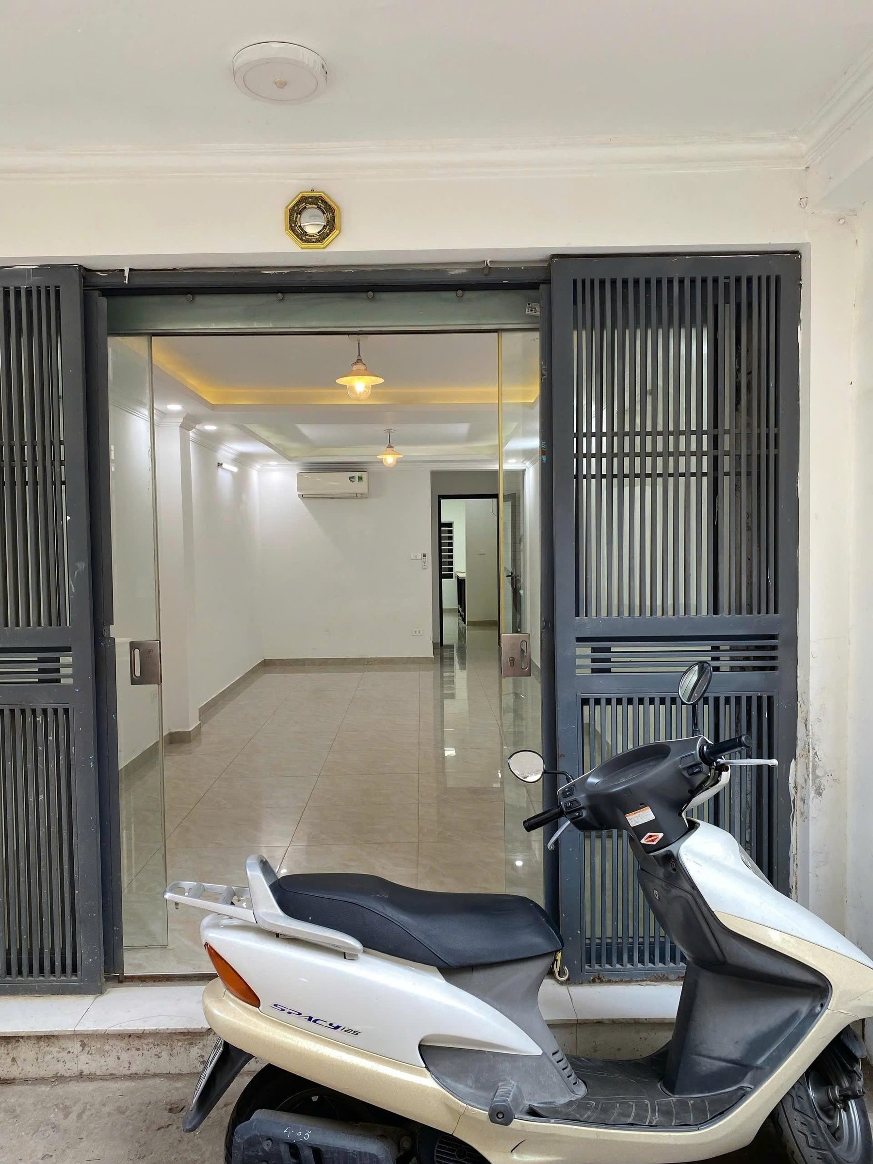 Cho Thuê Nhà Thái Hà 50M² 3 Tầng 3 Ngủ Master - Full Nội Thất - Ngõ Rộng - Ô Tô Đỗ Cửa - Ở, Kinh Doanh - Giá Thuê 20tr