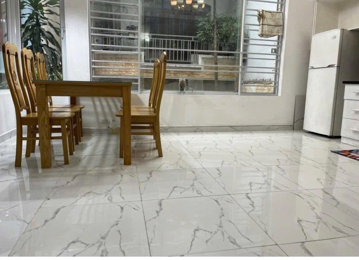 Cho Thuê Nhà Ngõ 89 Thái Hà 30M² 5 Tầng 3 Ngủ - Nội Thất CB - Giá Thuê 15tr