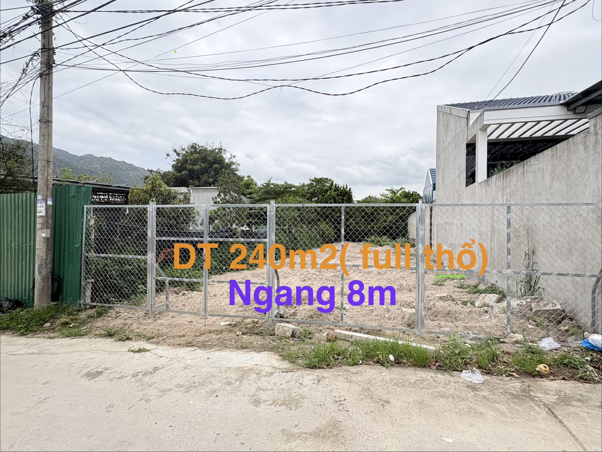 HOT-Bán lô đất đẹp Phường Nam Nha Trang ( Phước Đồng cũ), DT 240m2( full thổ). Giá 23Tr/m2