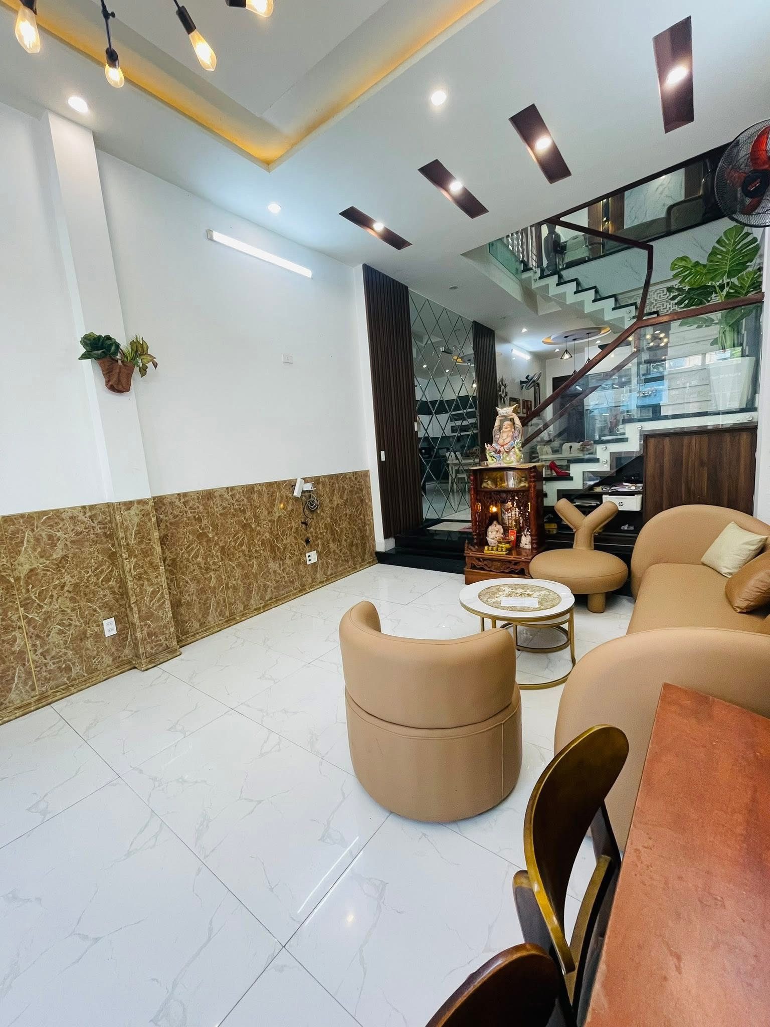 Bán nhà 3 Tầng mặt phố Thái Thị Bôi, Thanh Khê, Đà Nẵng - Giá 10.9 Tỉ