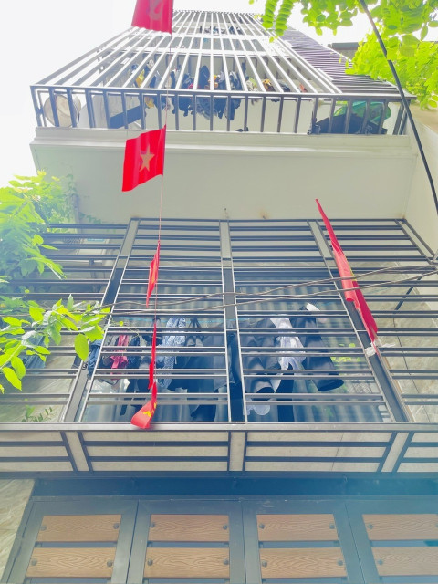 Bán nhà Thái Thịnh dt 70m2, 7t, mt 4.5m, ô tô dòng tiền.