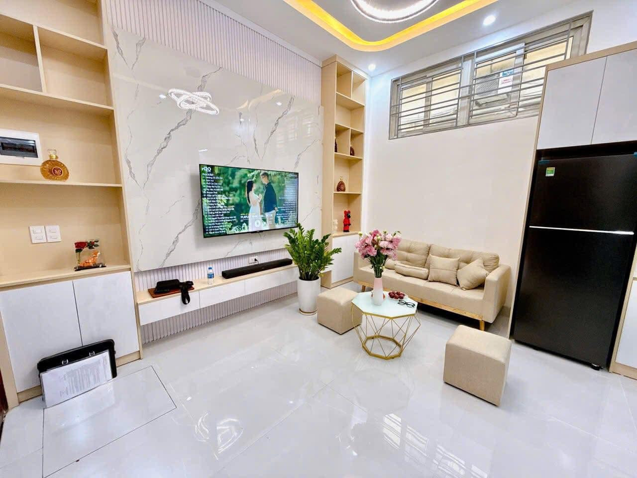Bán nhà Thái Thịnh, Đống Đa, 31m2 5 tầng 3 ngủ 2 thoáng, 7.75 tỷ