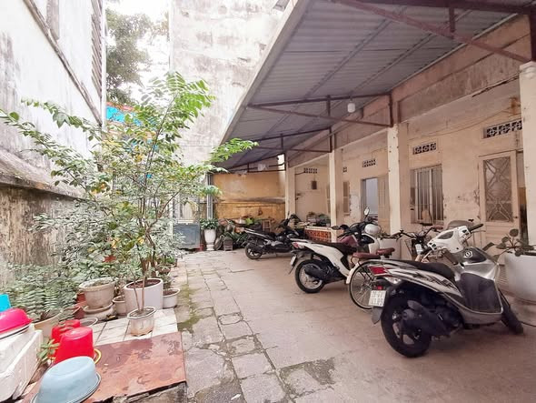 BÁN NHÀ MẶT NGÕ ĐƯỜNG THÁI THỊNH. ĐỐNG ĐA. 170M2 - 2 TẦNG.