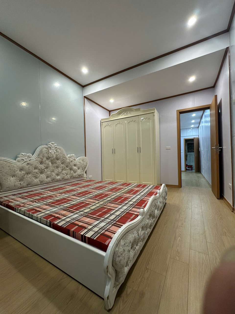 CÓ 1 0 2  TT THÁI THỊNH ĐỐNG ĐA – 50M- NHÀ ĐẸP Ở NGAY  2 NGỦ, FULL NỘI THẤT – Ô TÔ ĐỖ CỬA – NHỈNH 3 TỶ  LH 0975 124 520