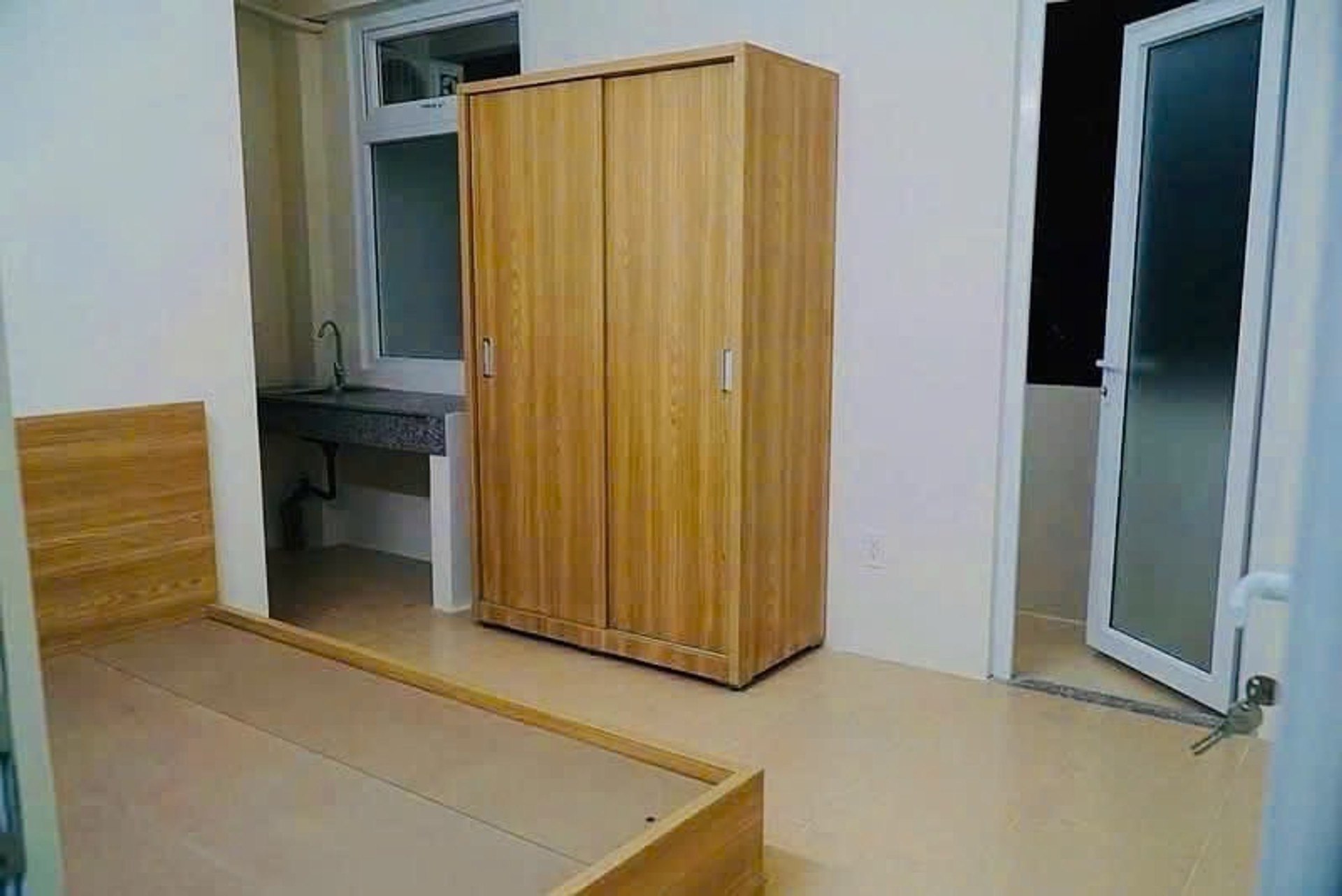 ĐỈNH- CHDV- SÁT SÂN BAY- HẺM Ô TÔ TRÁNH 10M