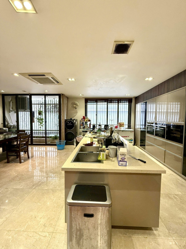 Bán Biệt thự Thành Công (BĐ) 147/160mT1,  6 tầng, mt  8.5m, giá 76 tỷ