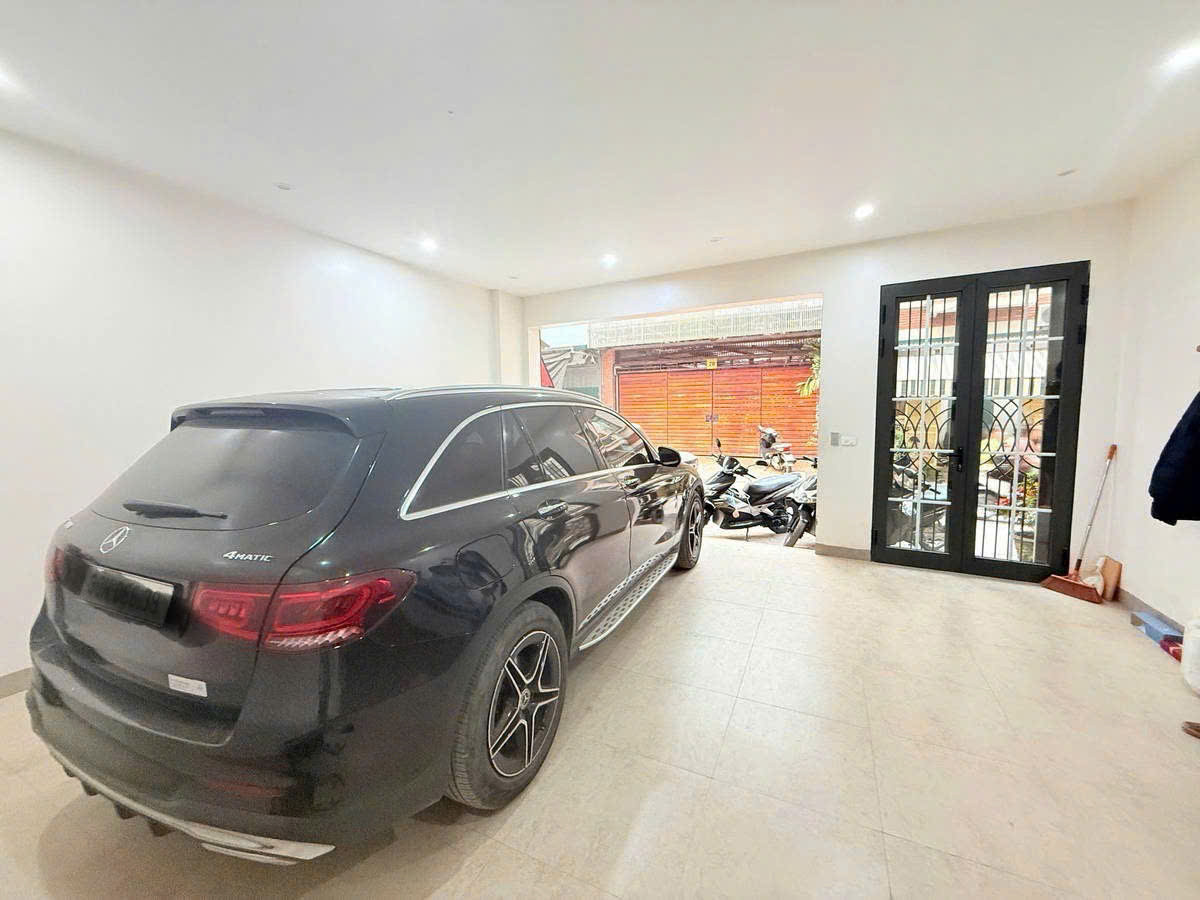 Bán nhà phố Thành Công phân lô ô tô hai thoáng 60m2 x 5 tầng