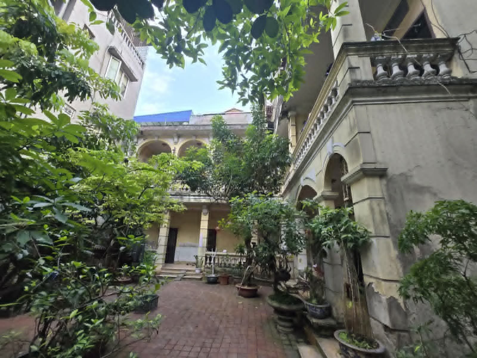 Biệt Thự Lõi Đống Đa - Tòa nhà Đẹp - Giá quá rẻ - Đường oto - Trục đường Tương Lai