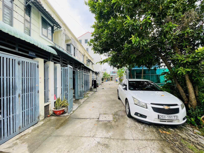 🌈BÁN NHÀ ĐẸP NGANG KHỦNG 6,4m  - 2 TẦNG HXH Thạnh Lộc 15 Quận 12 CHỈ 5,2 còn bớt

✅Diện tích ngang 6,4m dài 17m hoàn công đầy đủ 1 trệt 1 lầu đúc 
✅Công năng 2PN 2WC
✅Hướng Tây Nam
✅Vị trí cách MT Thạnh Lộc 15 chỉ 30m gần Ngã Tư Ga, Gần Thạnh Lộc 19, Chợ 