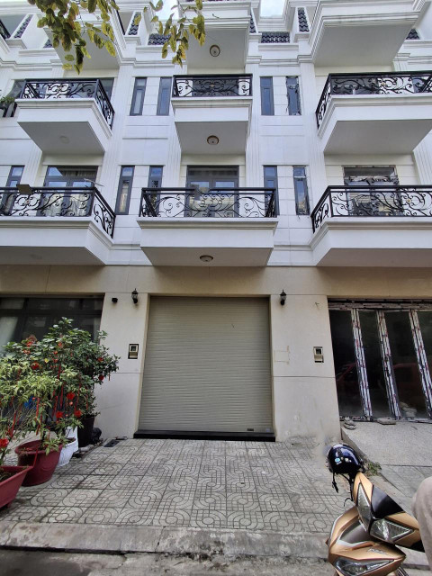 Nhà vuông 4 tầng HXT 55m² – Thạnh Lộc 26 Q12
