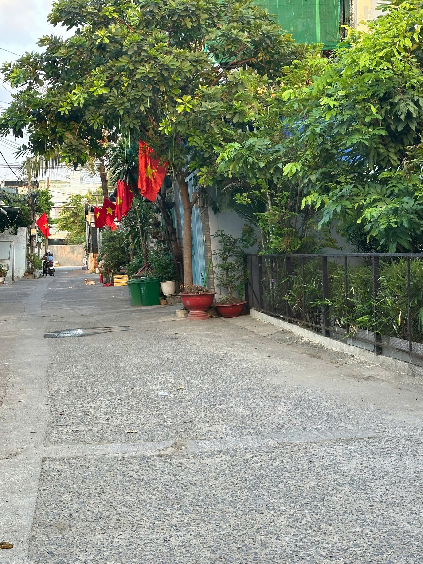 Bán xưởng 162m² - Thạnh Lộc 41, Q.12 - 7,4 tỷ - Ngang 8m - Hẻm Xe Tải