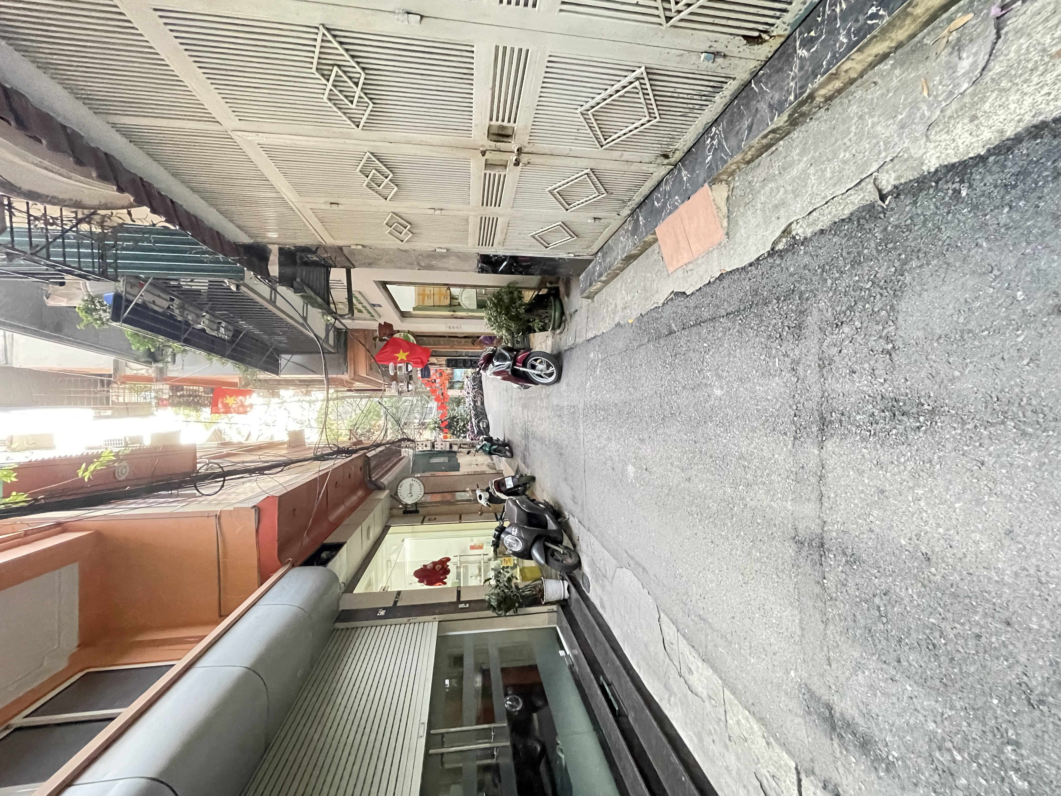 Bán nhà Thanh Nhàn -  Hai Bà Trưng 43.7m² ngang 4m giá 11.5 tỷ