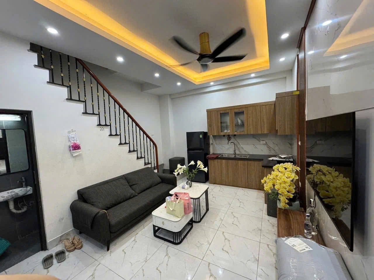 Cho thuê nhà ngõ 167 Thanh Nhàn, 4 tầng x 25m2, 3 ngủ kk, 12 Triệu