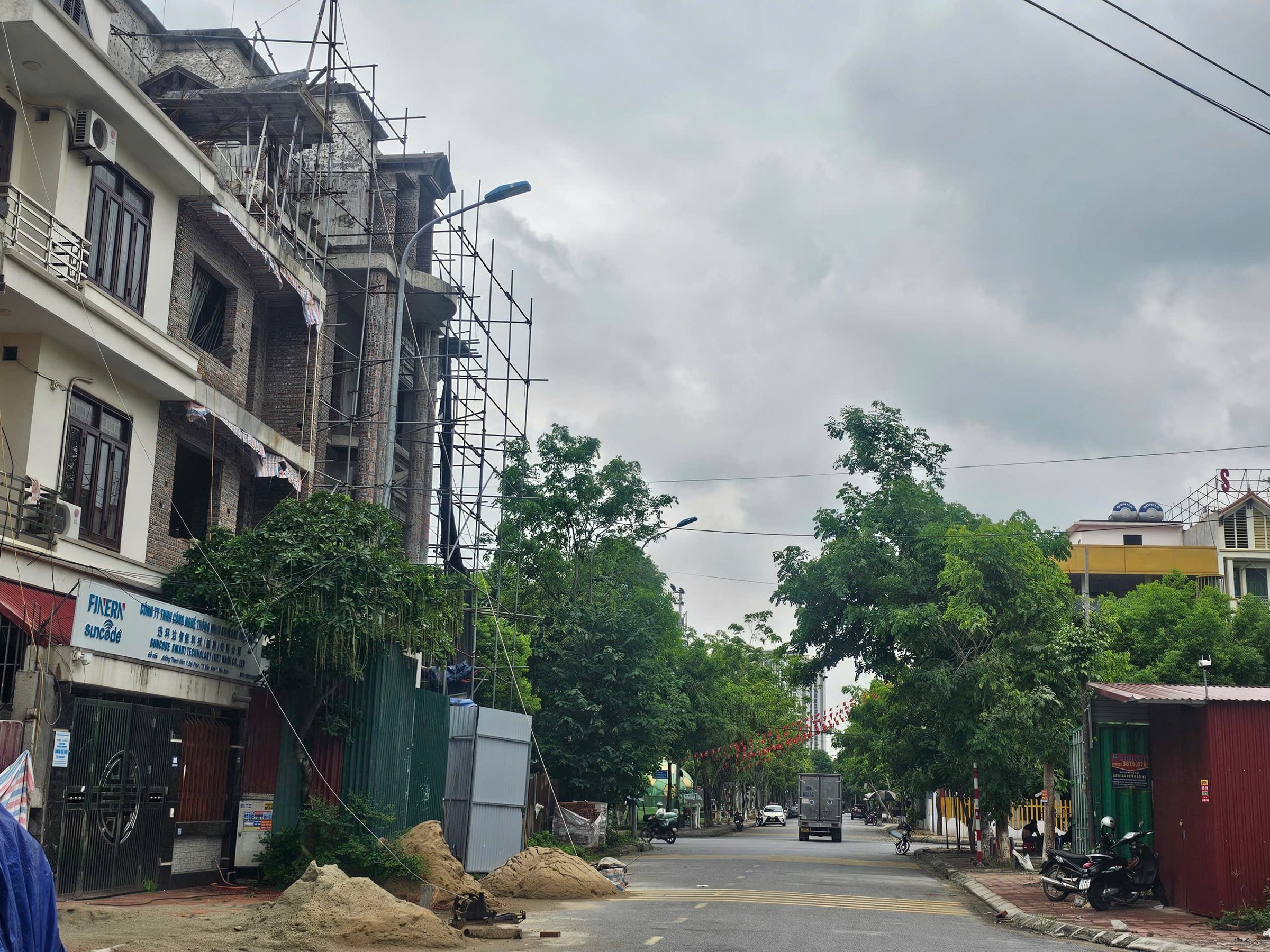 Bán 124m mặt tiền 6.2m hướng đông băc. đất thuộc khu đại dương dãy VM1 mặt đường thanh niên. Phường võ cường tỉnh bắc ninh