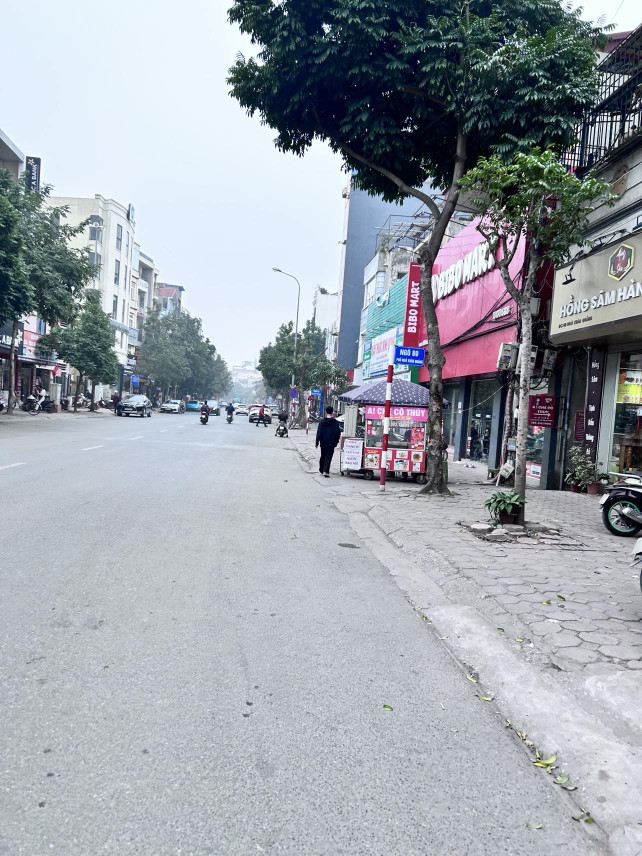 Bán nhà Trâu Quỳ, Gia Lâm, Lô góc phố Thành Trung 152m2 mt hơn 8m,tặng nhà.0982852808