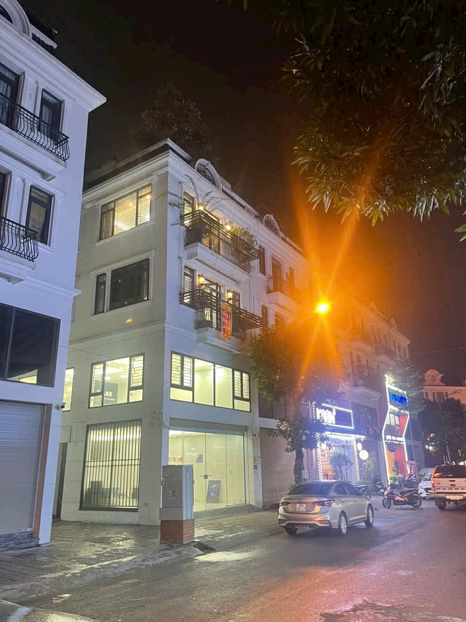 Bán nhà 4 tầng lô góc dự án Sông Hồng East Centre Trâu Quỳ/Gia Lâm mặt tiền 6m 85m2