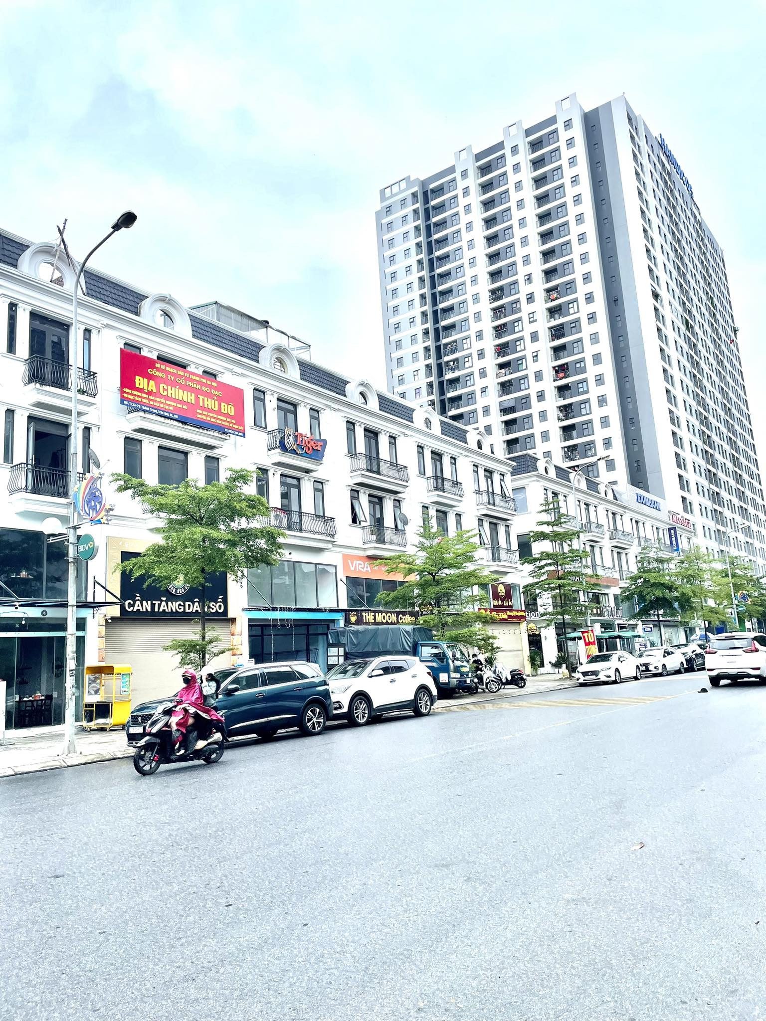 Bán nhà 5 tầng mặt phố Thành Trung,Trâu Quỳ 90m2 mặt tiền 6m siêu kinh doanh. Sầm uất