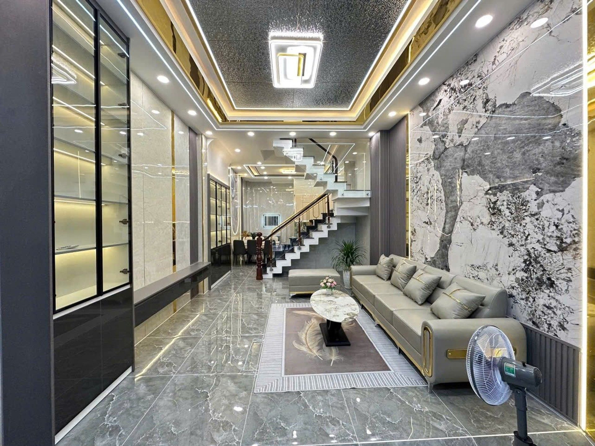 Bán  nhà ngộp bank Thạnh Xuân 38, KDC Thành Đô Quận 12, 4 tầng, 5PN, full nội thất, đường 7m, sổ đẹp. Giá 6.66 tỷ TL, hỗ trợ vay ngân hàng.